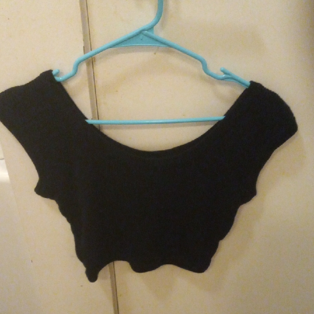 Black Cropped Top